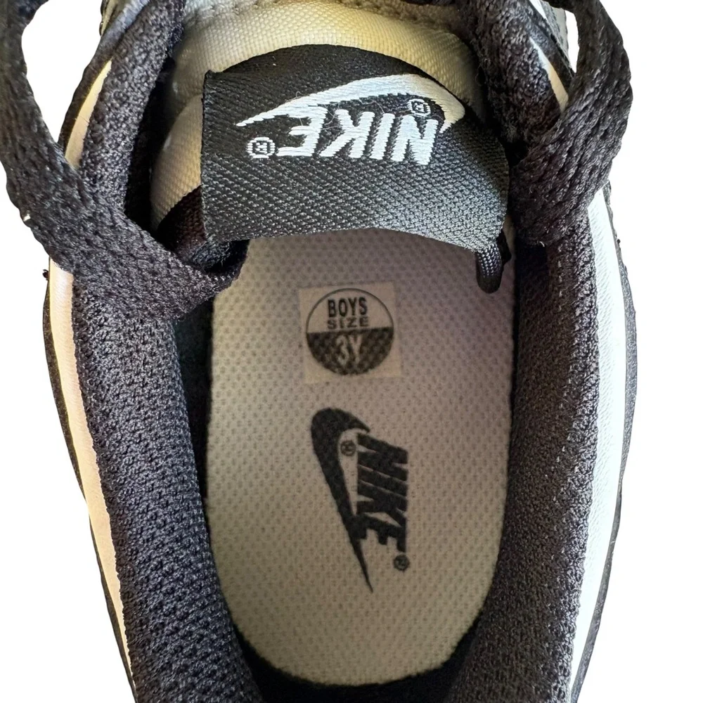 Nike Little Kids Retro Panda‎ Dunks  Sneakers Shoes CW1588-100 Size 3Y NWOB